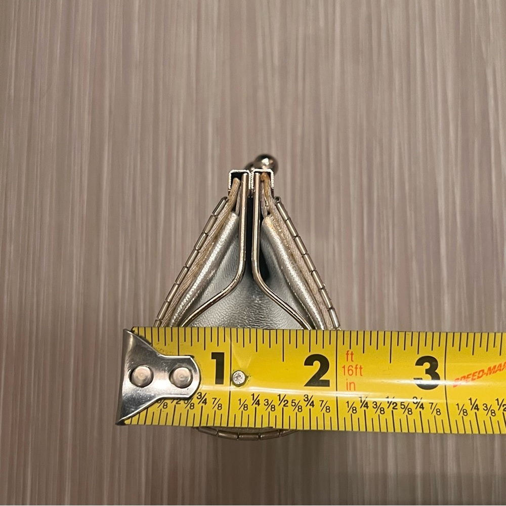 Kenneth Cole Reaction Silver beaded coin change purse - Picture 3 of 7